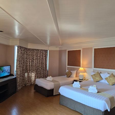 First Pacific Cirrus Pattaya Exterior foto