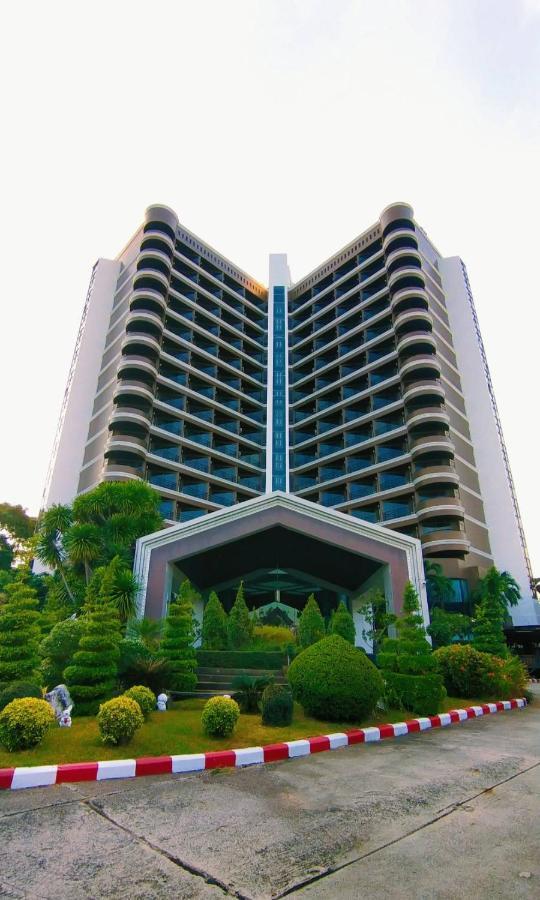First Pacific Cirrus Pattaya Exterior foto
