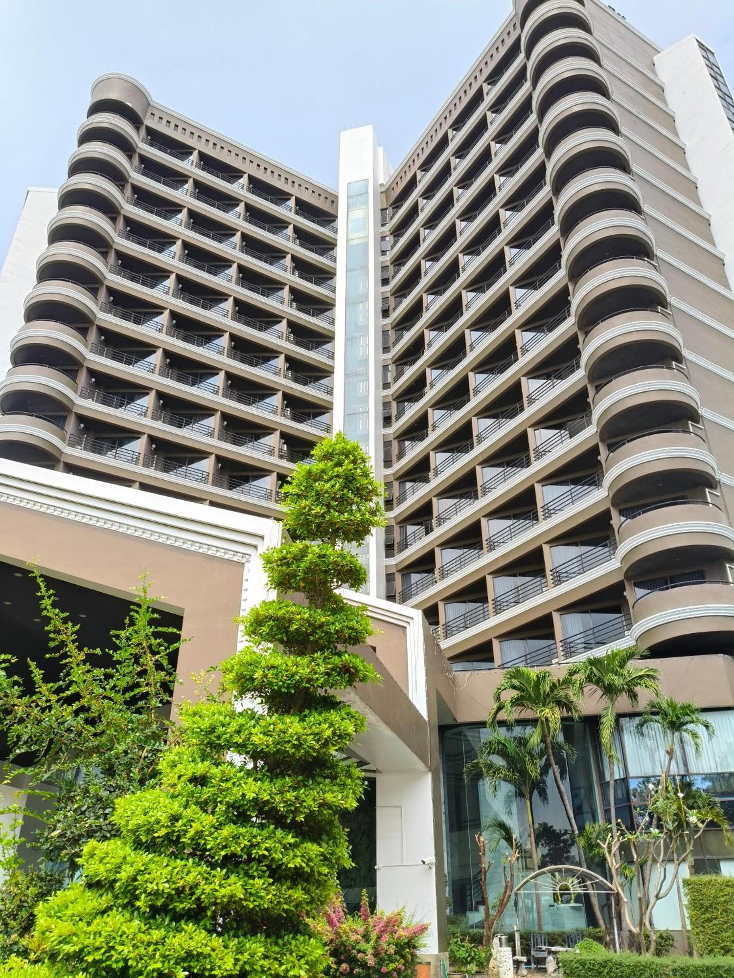 First Pacific Cirrus Pattaya Exterior foto