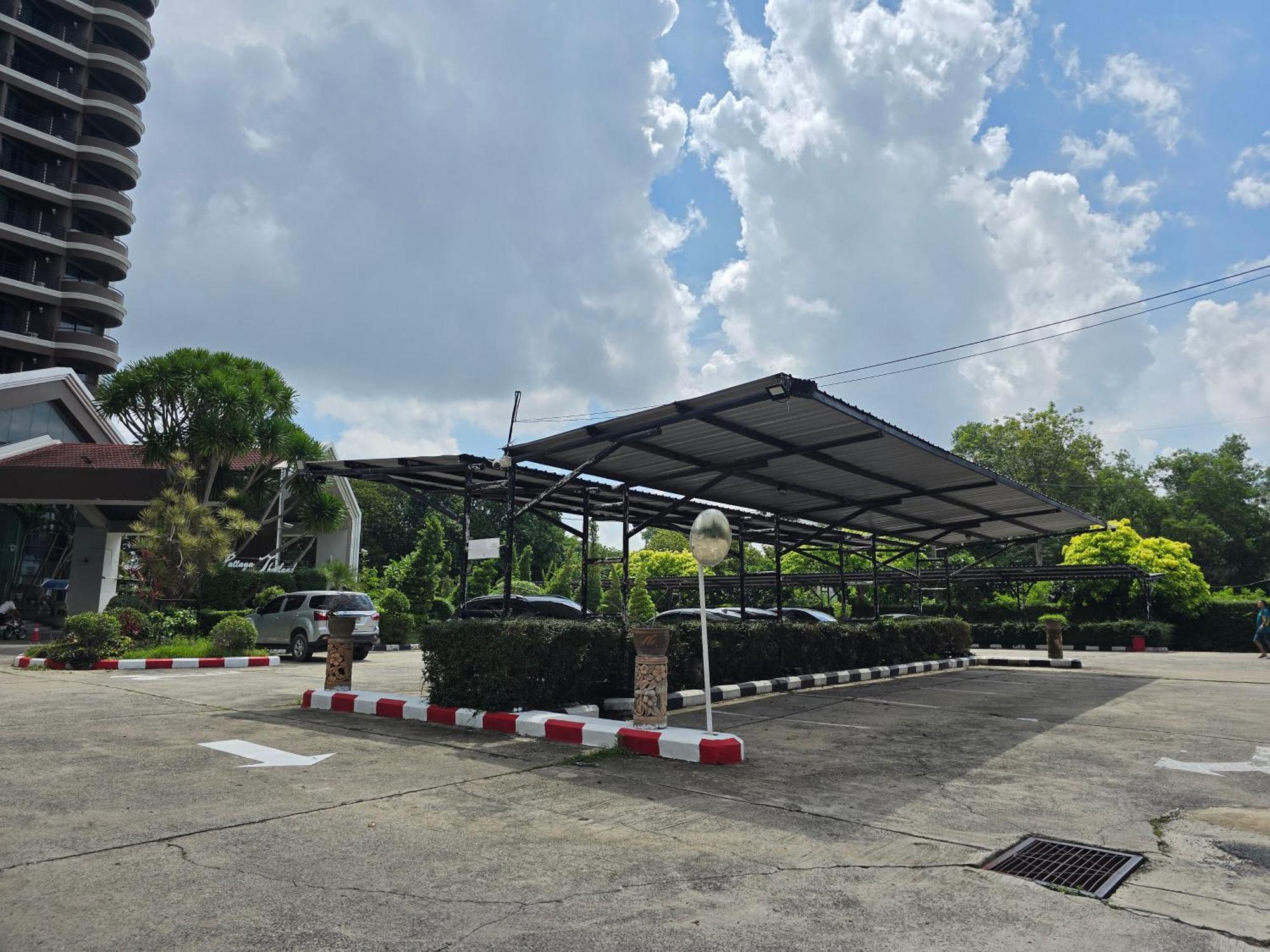 First Pacific Cirrus Pattaya Exterior foto