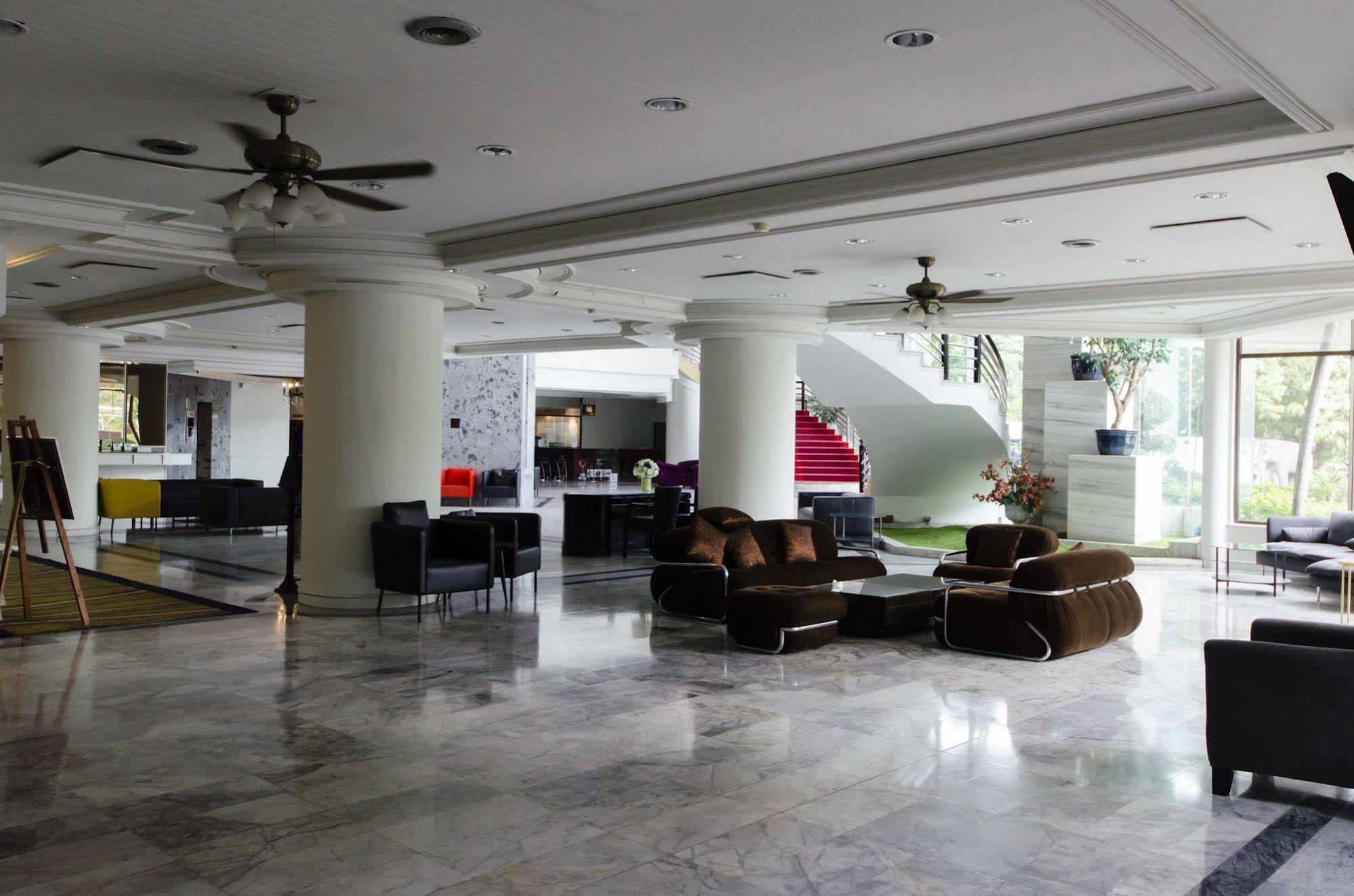 First Pacific Cirrus Pattaya Exterior foto