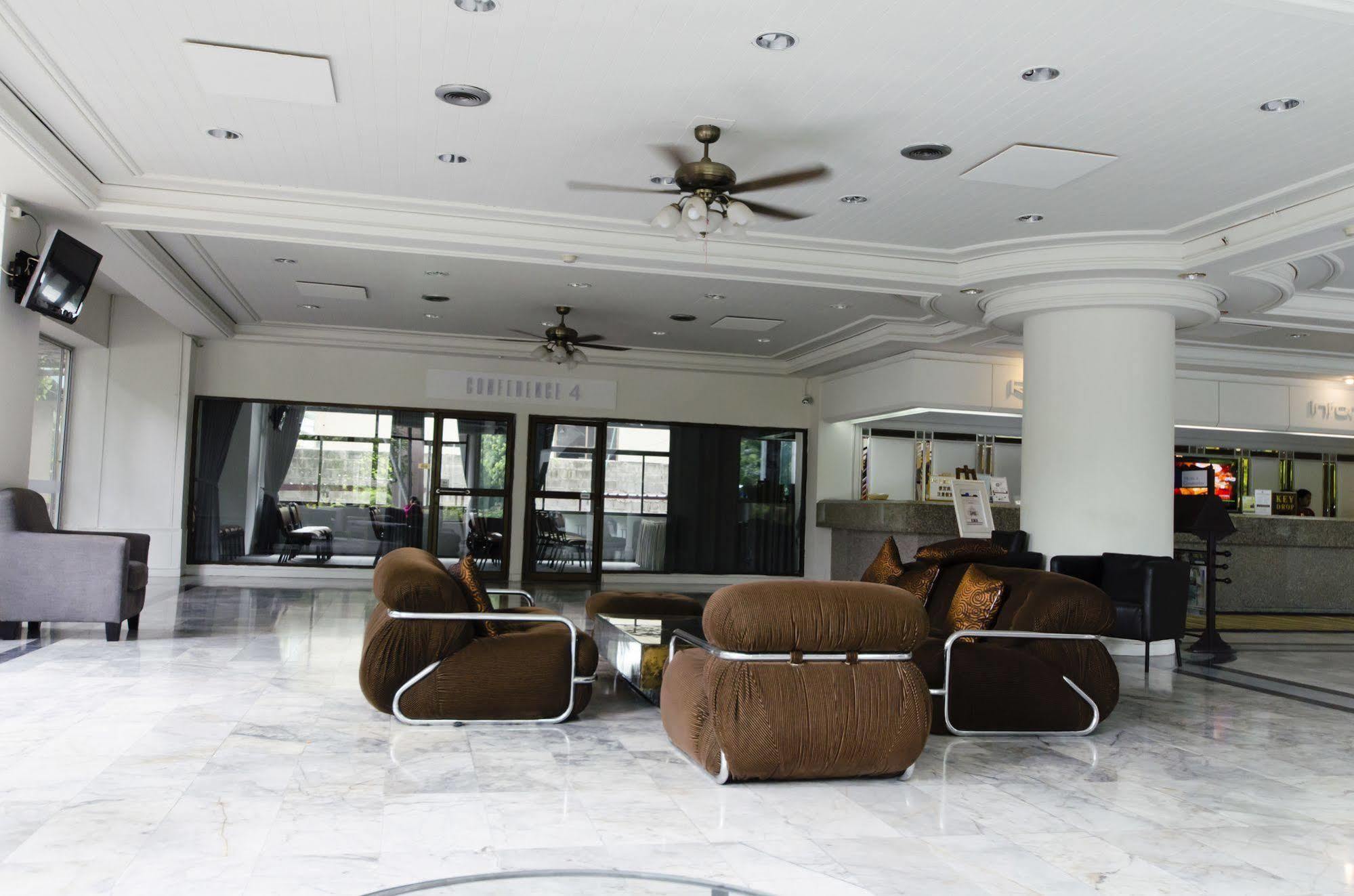 First Pacific Cirrus Pattaya Exterior foto